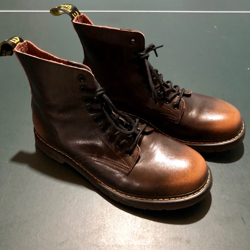 Men’s leather boots